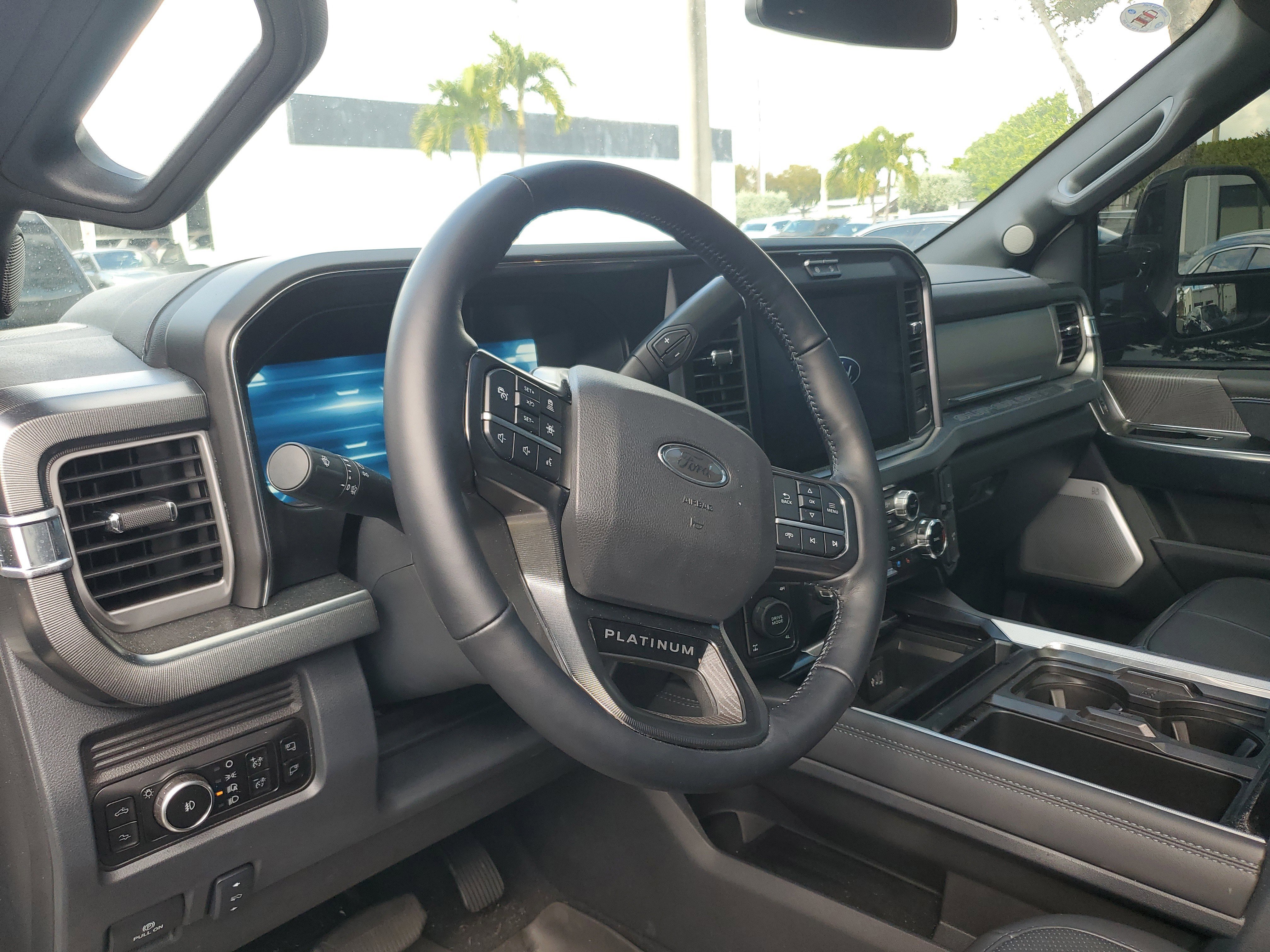 Used 2025 Ford F250 Platinum image 11