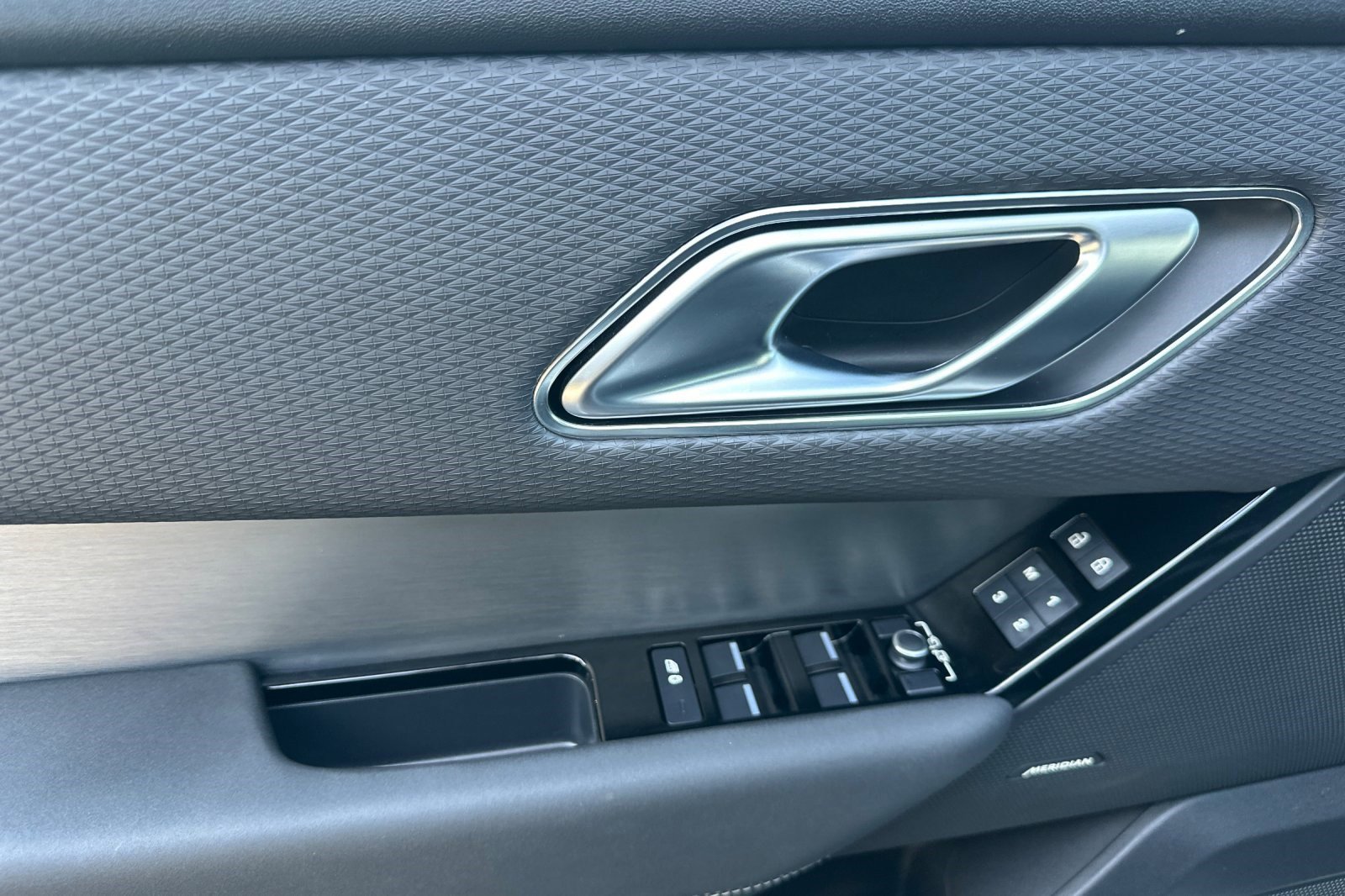 Used 2023 Land Rover Range Rover Velar R-Dynamic S image 12