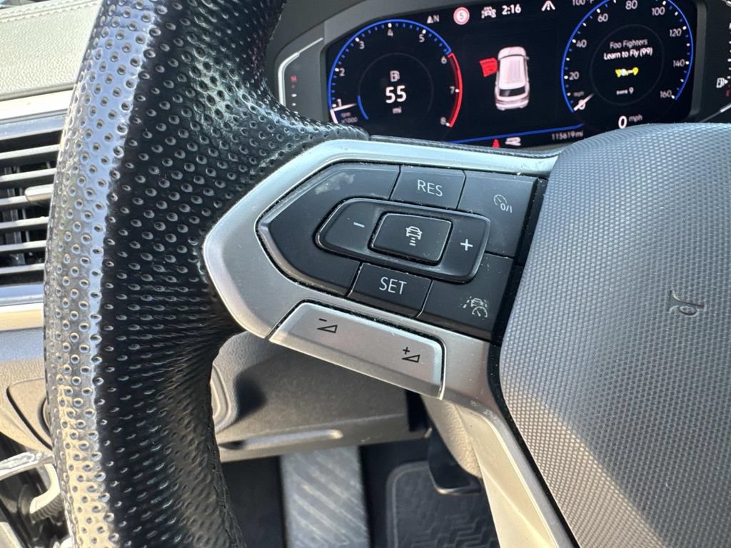 Used 2021 Volkswagen Atlas Cross Sport SEL R-Line AWD/4WD image 29