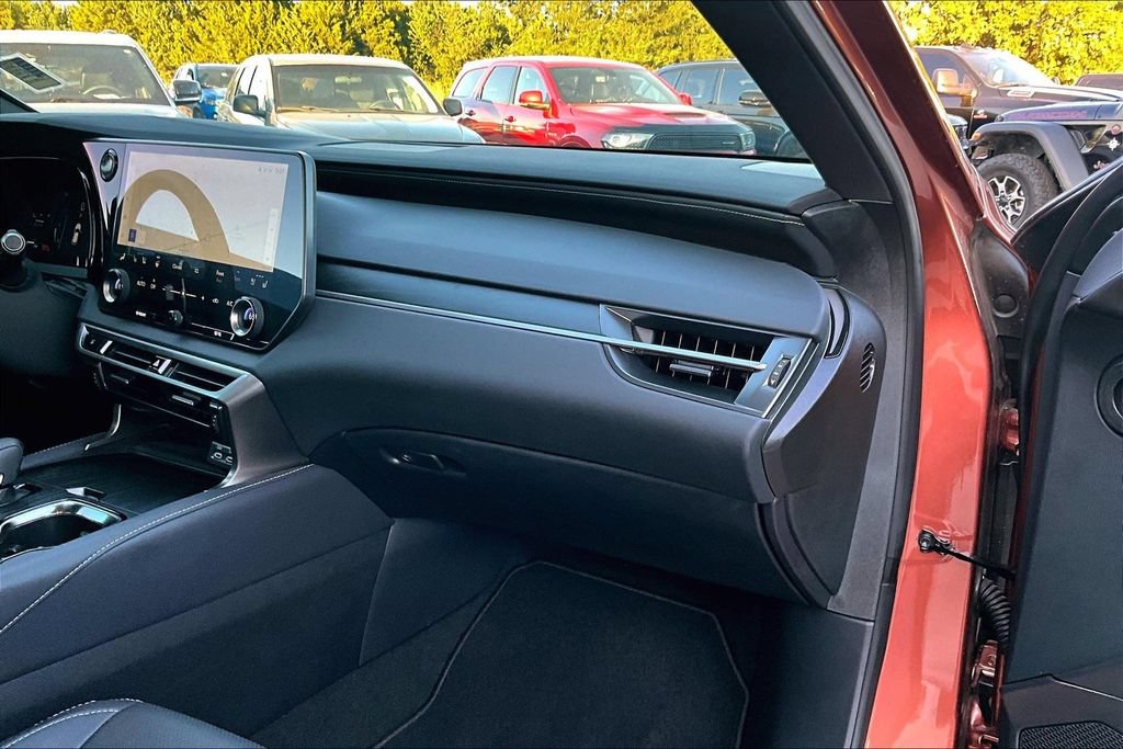Used 2025 Lexus RX 350 Premium w/ Convenience Package FWD image 13