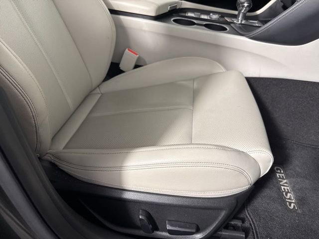 Used 2023 Genesis G70 2.0T image 22