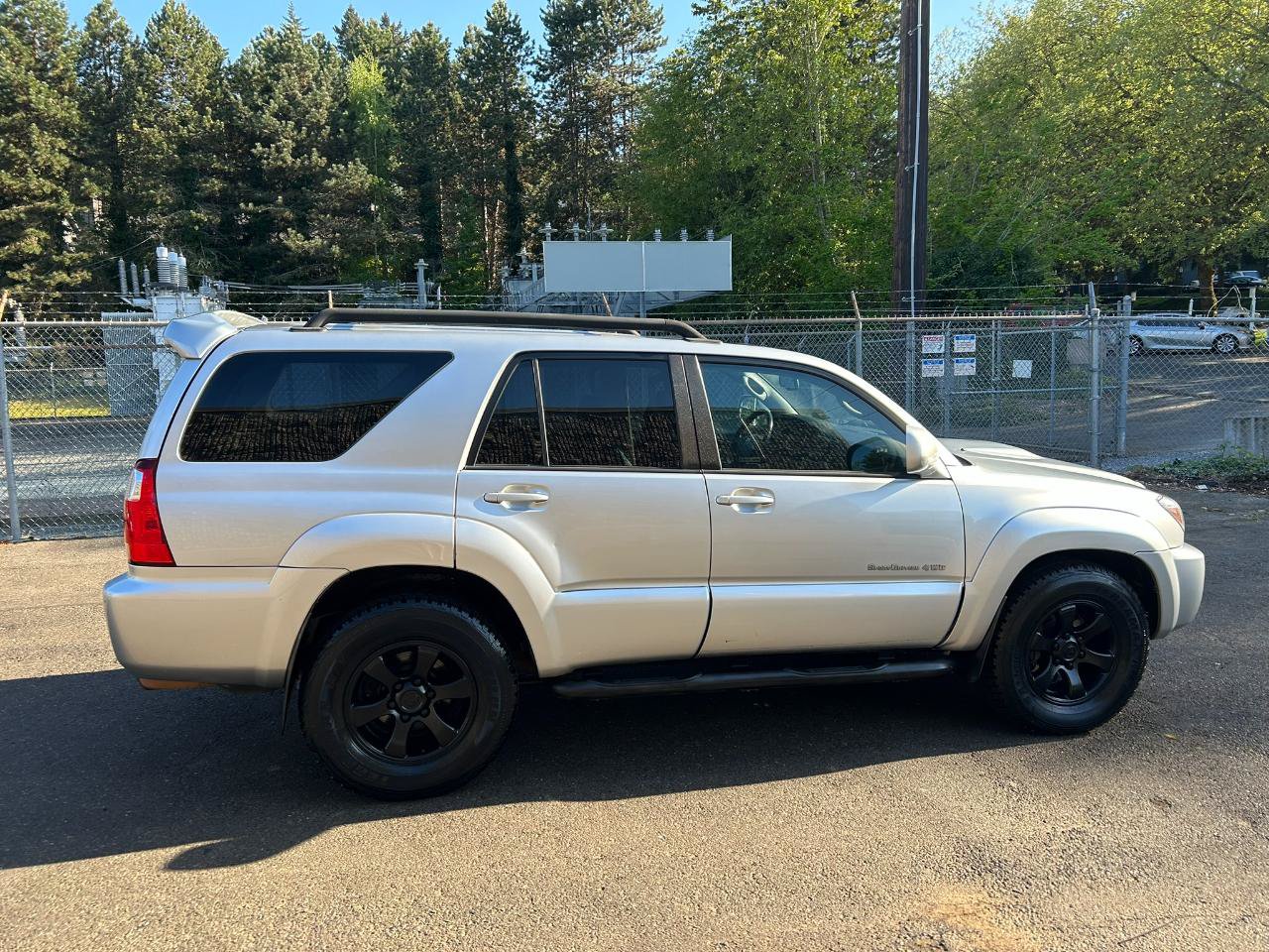 Used 2009 Toyota 4Runner SR5 AWD/4WD image 4