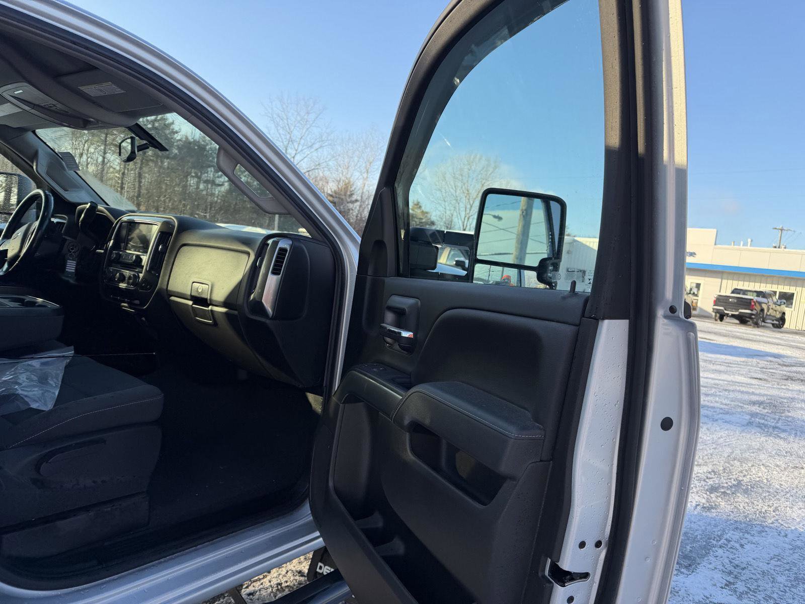 Used 2019 Chevrolet Silverado 2500 LT w/ LT Convenience Package image 14