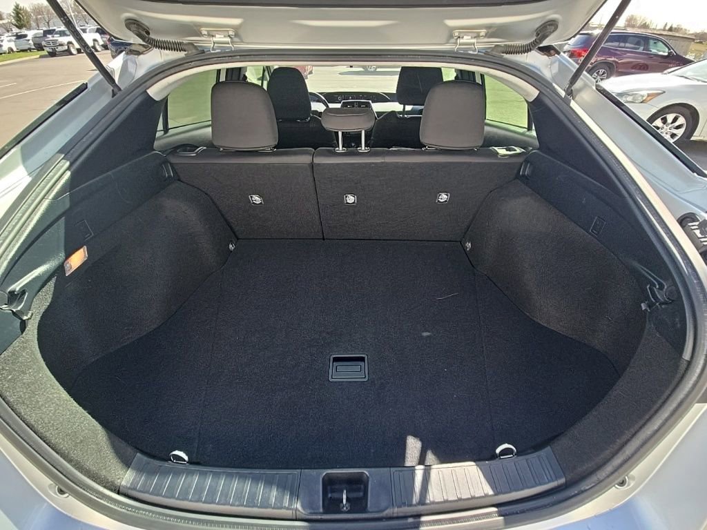 Used 2022 Toyota Prius LE image 25