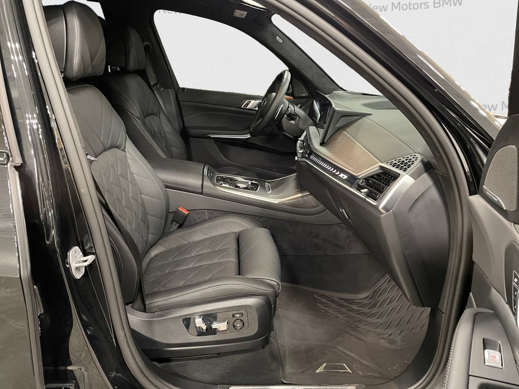 Used 2025 BMW X7 xDrive40i w/ M Sport Package AWD/4WD image 15