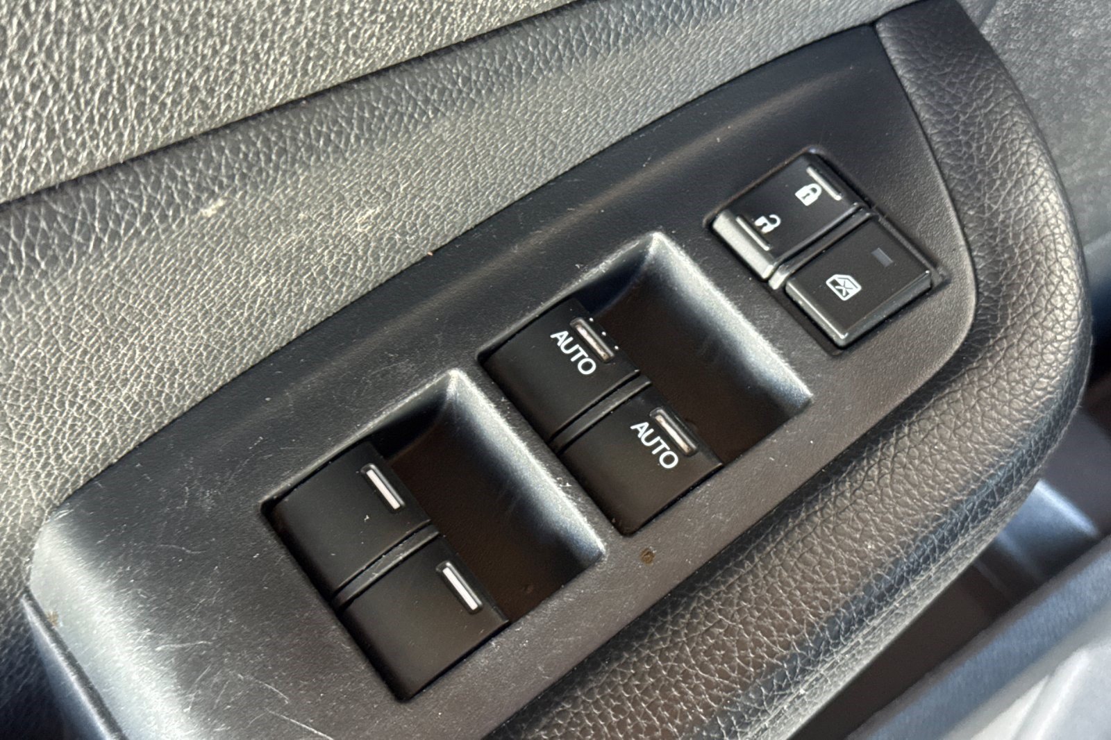 Used 2022 Honda Pilot Sport image 14