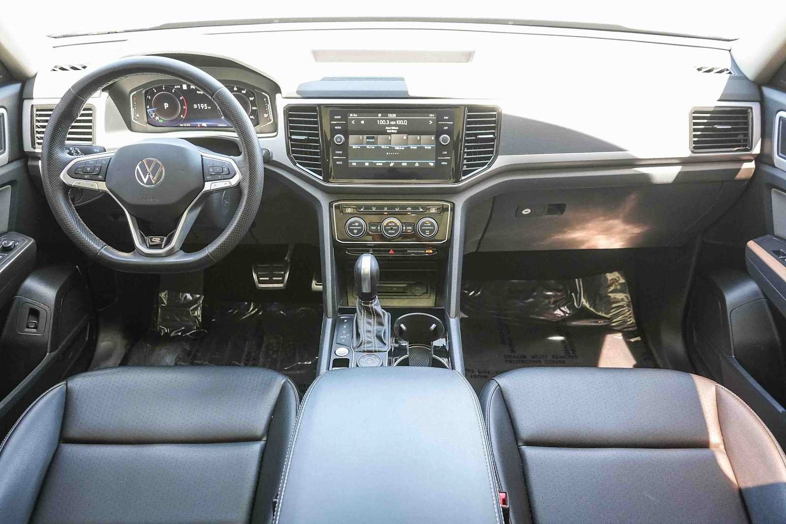 Certified 2023 Volkswagen Atlas SEL R-Line AWD/4WD image 12