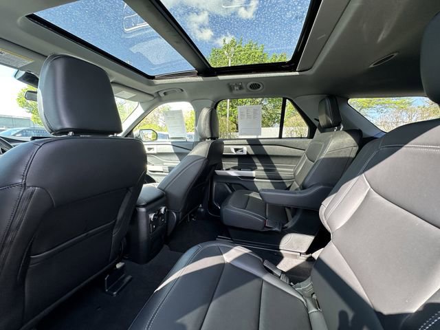 Certified 2023 Ford Explorer XLT w/ Equipment Group 202A image 18