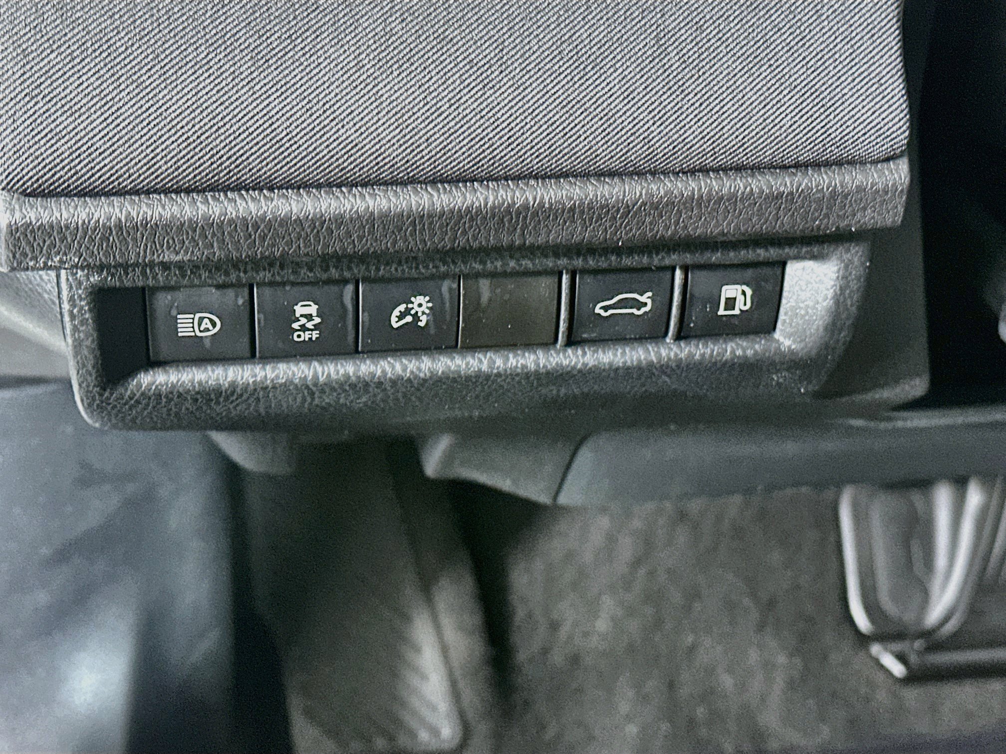 Used 2025 Toyota Camry LE FWD image 16