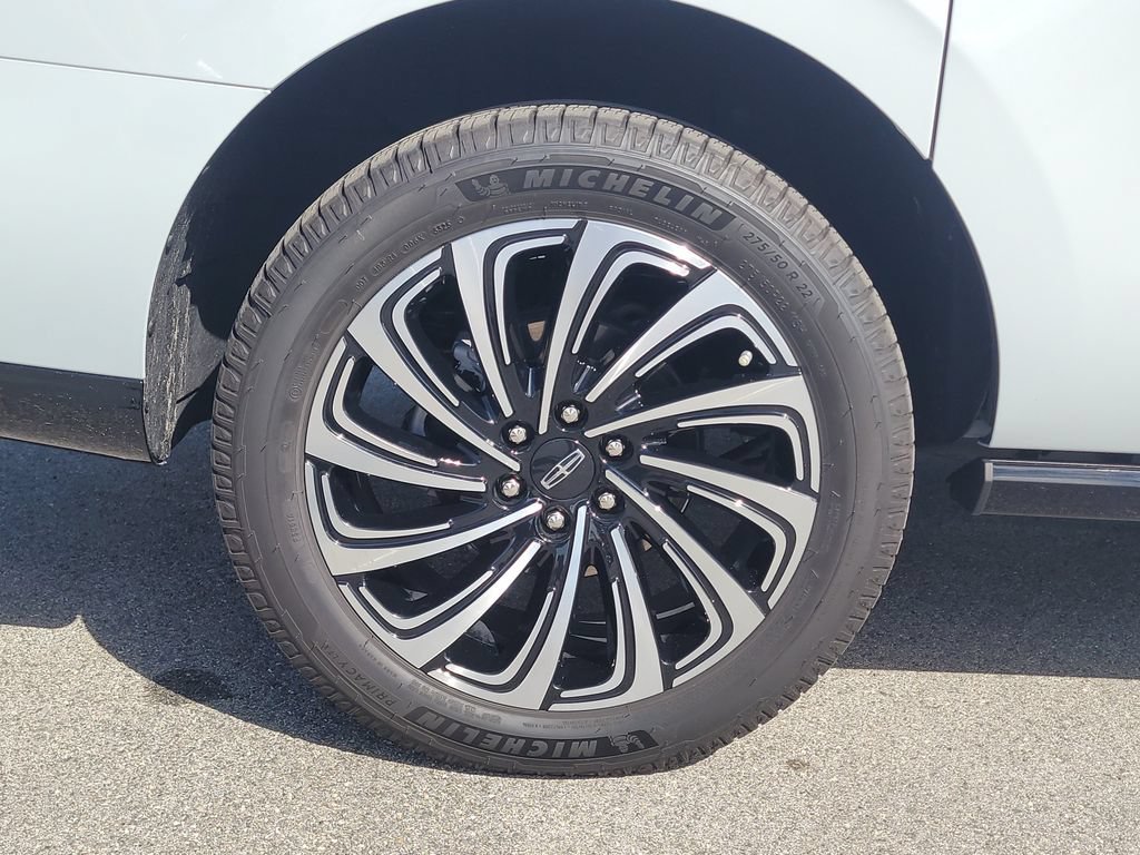 Used 2025 Lincoln Navigator L Black Label AWD/4WD image 5