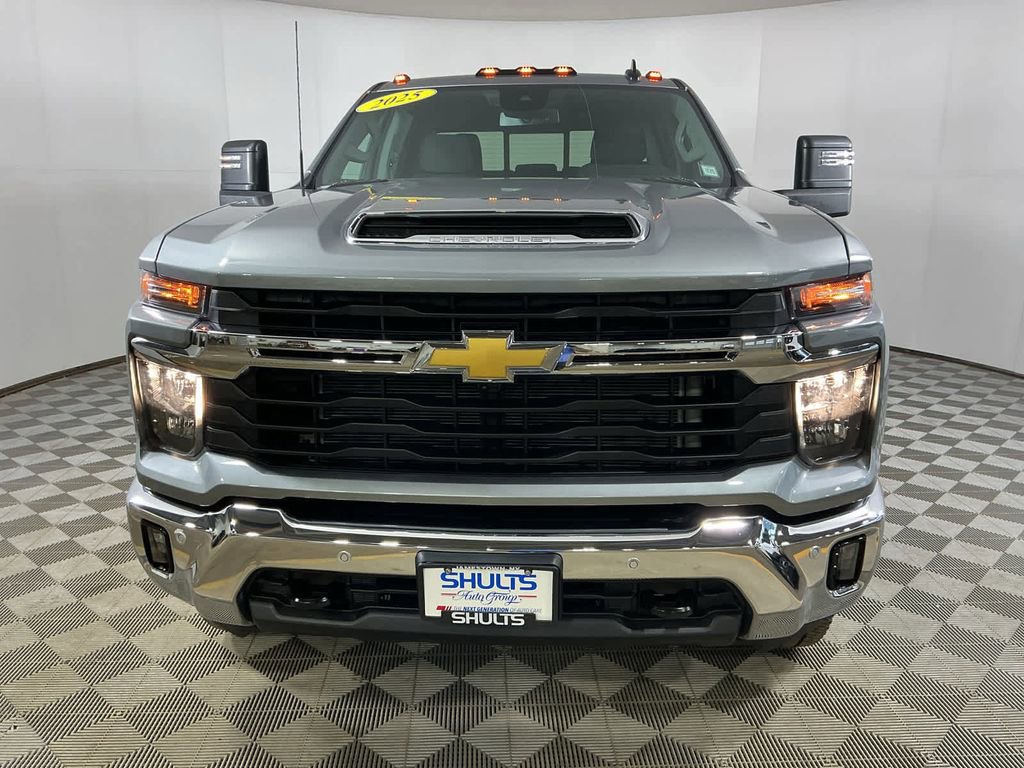 Used 2025 Chevrolet Silverado 2500 LT w/ All Star Edition image 4