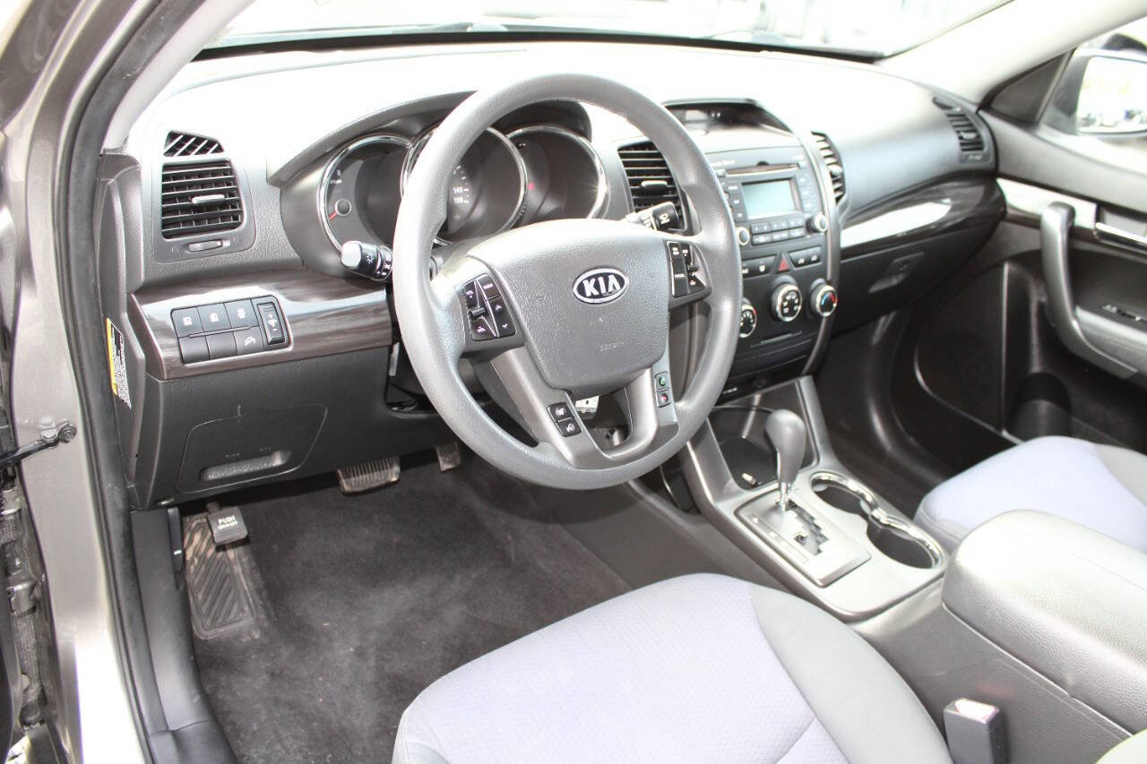 Used 2013 Kia Sorento LX image 13