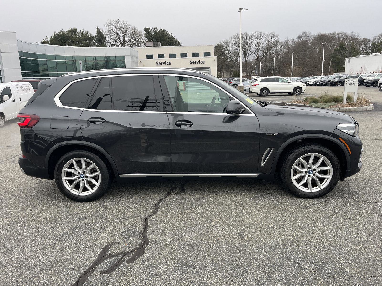Used 2022 BMW X5 xDrive45e image 2