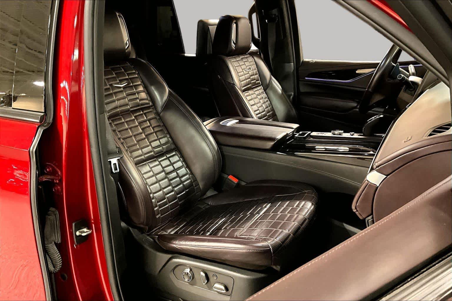 Used 2023 Cadillac Escalade Sport Platinum AWD/4WD image 9