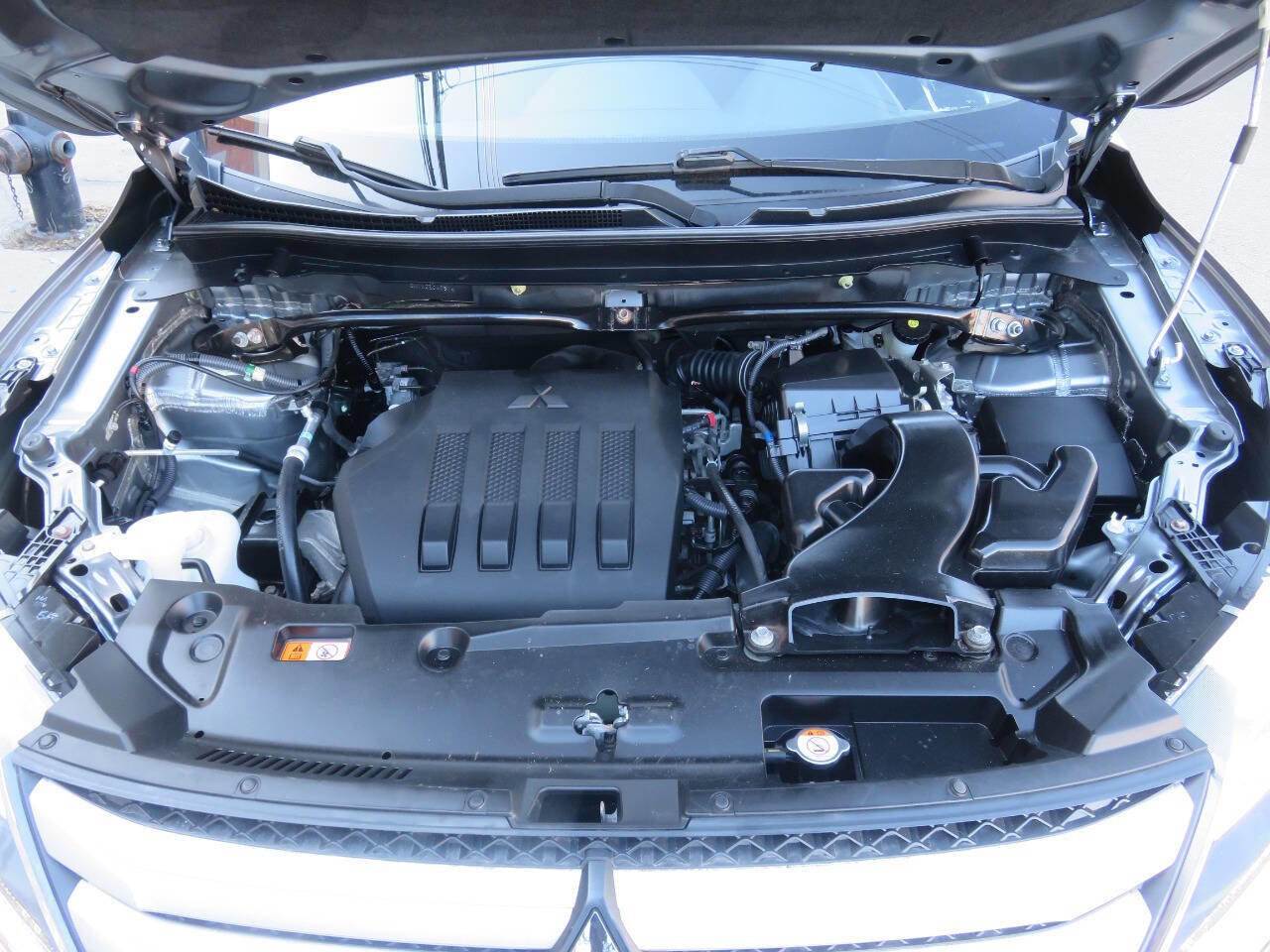 Used 2018 Mitsubishi Eclipse Cross ES FWD image 39