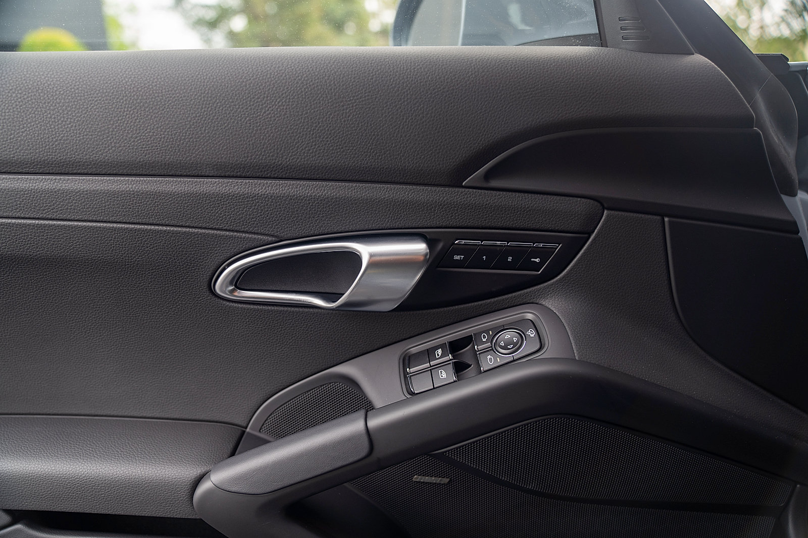 Used 2025 Porsche 718 Cayman RWD image 19