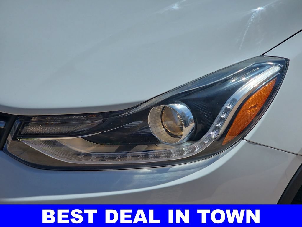 Used 2022 Chevrolet Trax LT w/ Driver Confidence Package AWD/4WD image 32