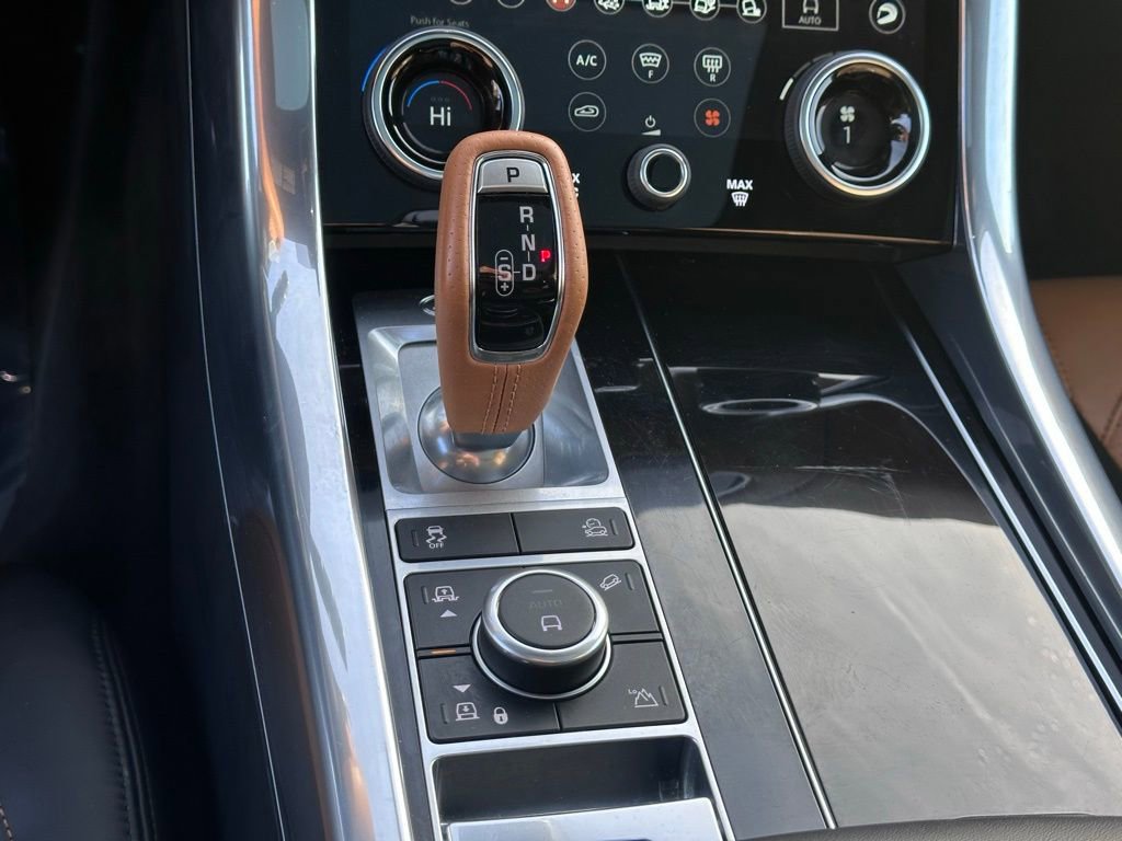 Used 2022 Land Rover Range Rover Sport SVR image 16