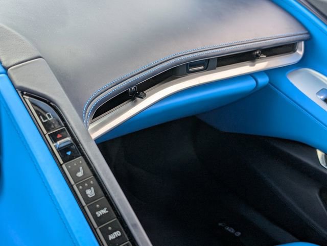 Used 2022 Chevrolet Corvette Stingray Premium Conv w/ Z51 Performance Package image 23