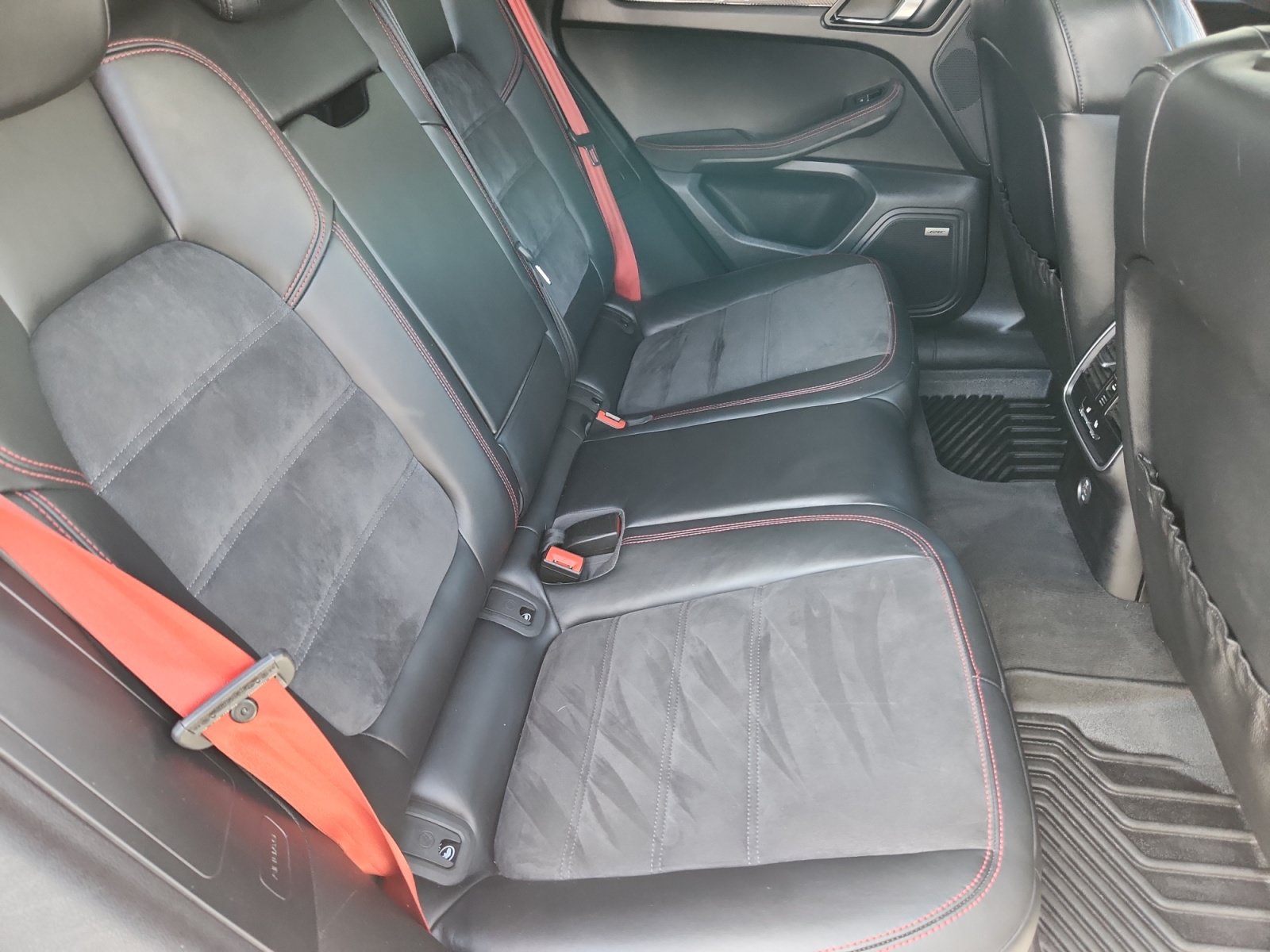 Used 2018 Porsche Macan GTS AWD/4WD image 18
