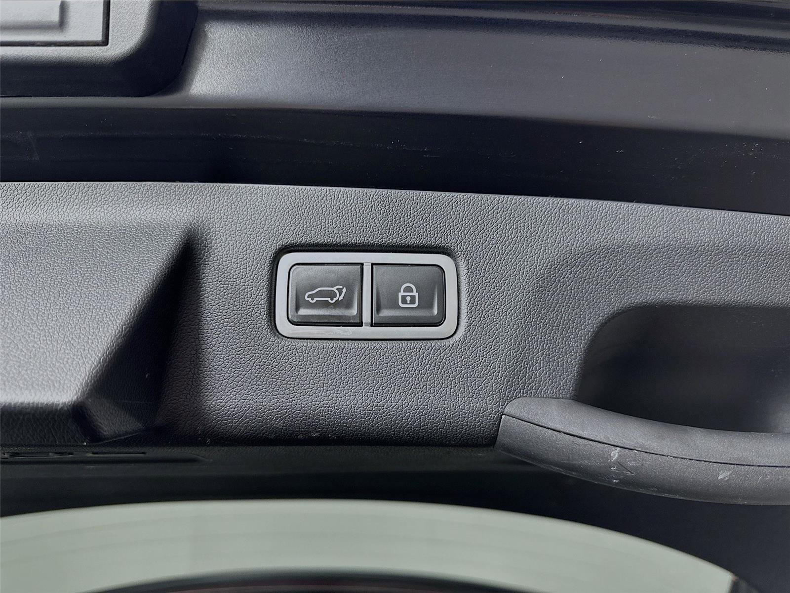 Used 2023 Kia Sorento SX image 44