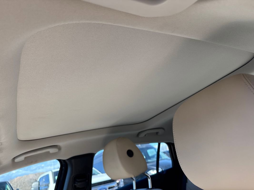 Used 2017 INFINITI QX30 Premium w/ Navigation Package image 12