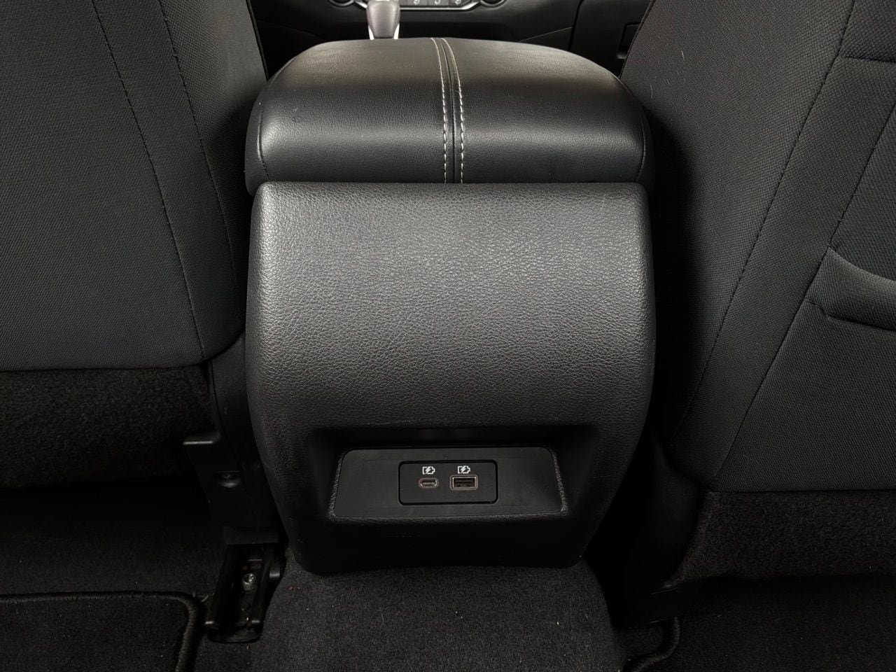 Used 2025 Nissan Altima 2.5 SV FWD image 13