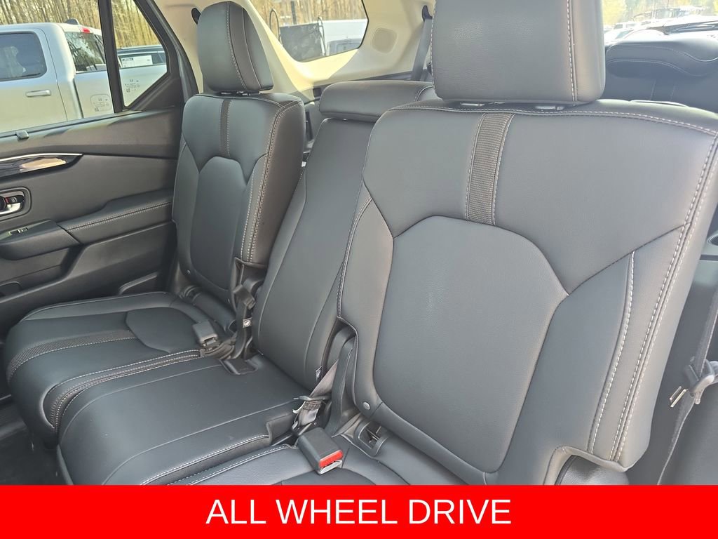 Used 2024 Honda Pilot Touring image 14