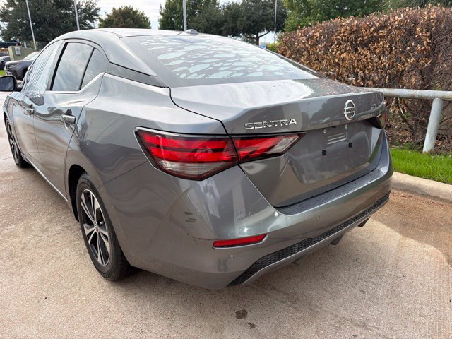 Used 2022 Nissan Sentra SV FWD image 2