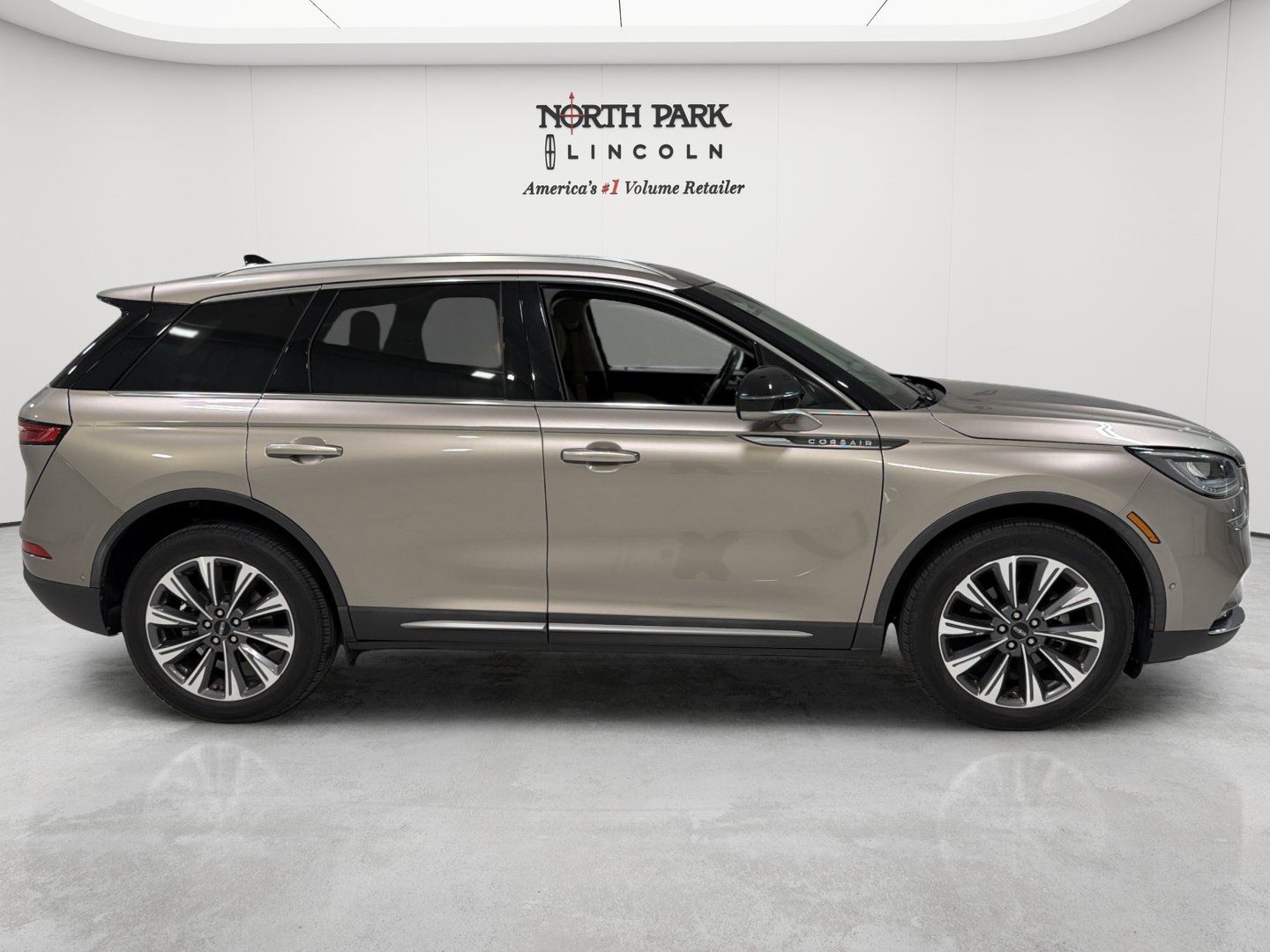 Used 2020 Lincoln Corsair Reserve w/ Equipment Group 201A AWD/4WD image 6