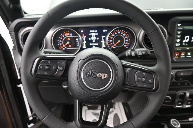 Used 2023 Jeep Wrangler Sport AWD/4WD image 15