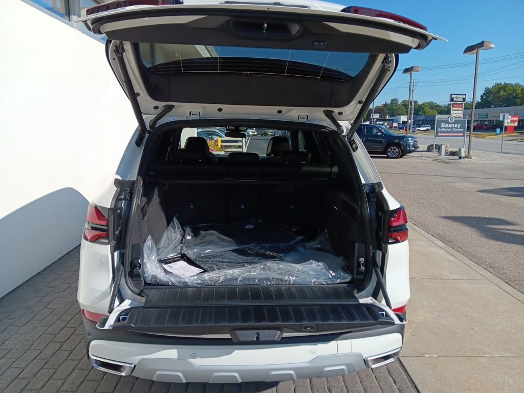 New 2026 BMW X5 xDrive40i w/ Climate Comfort Package image 8