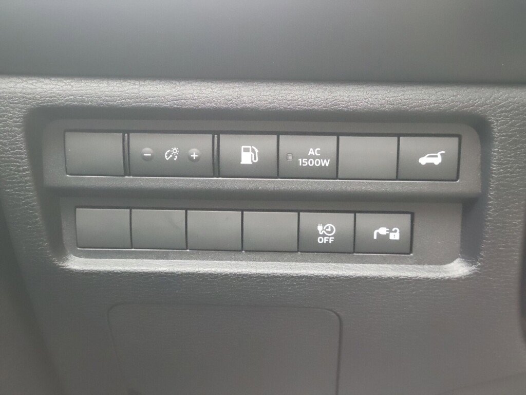 New 2025 Mitsubishi Outlander SEL image 24