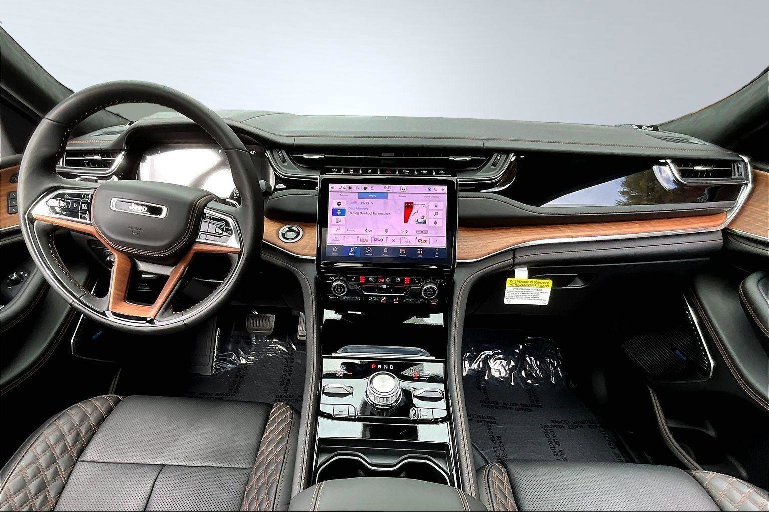 New 2025 Jeep Grand Cherokee Summit image 6