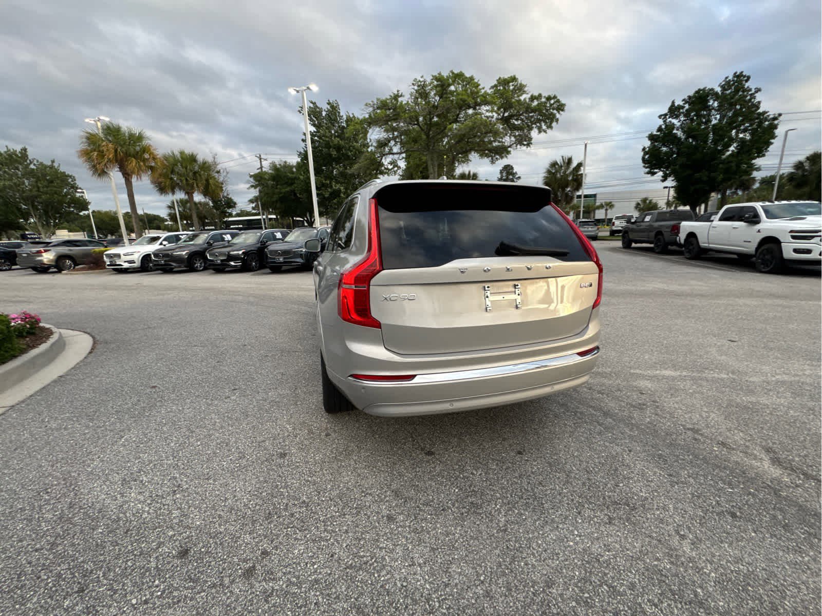 Certified 2025 Volvo XC90 B5 Core AWD/4WD image 19