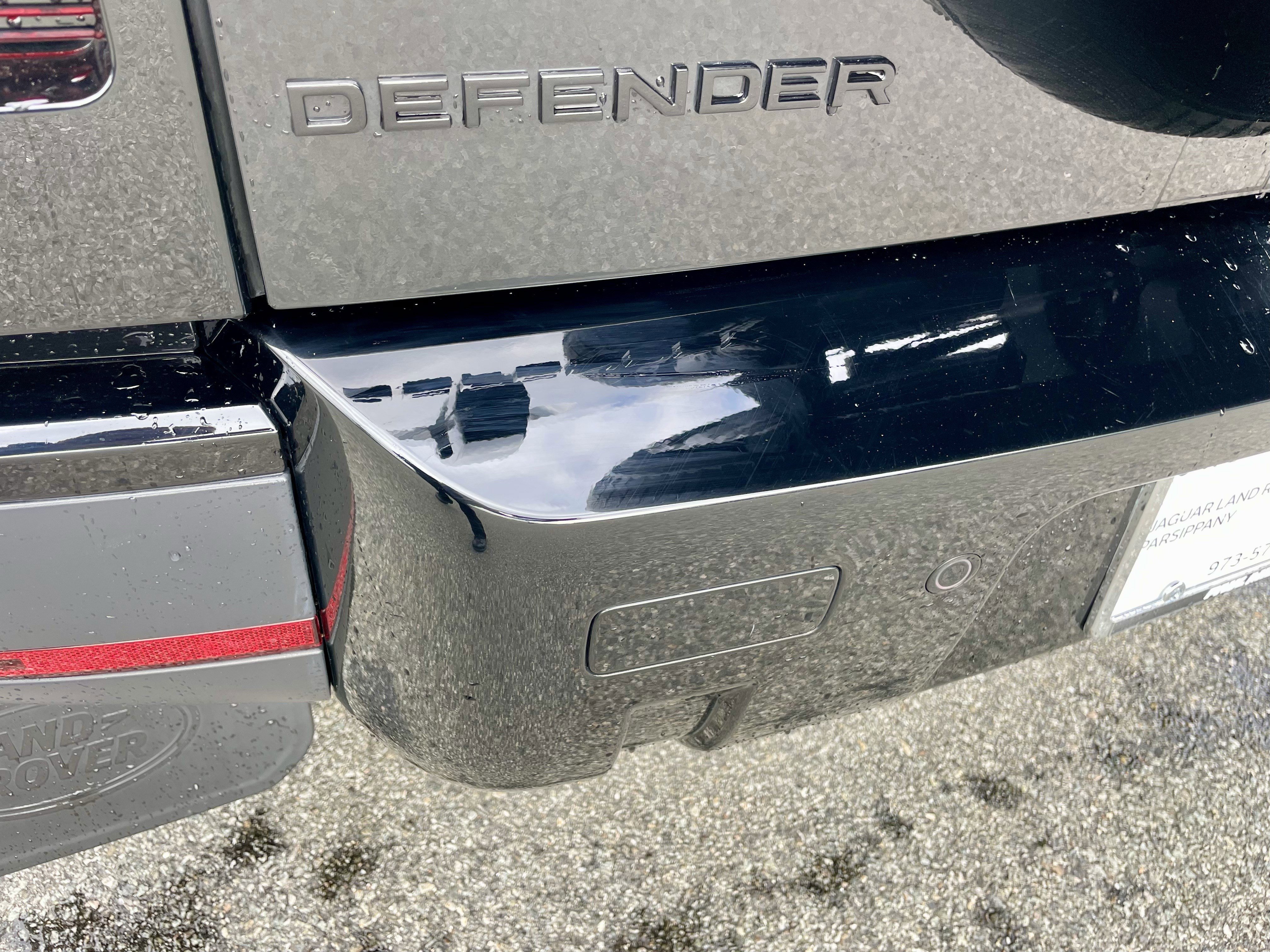 Used 2024 Land Rover Defender 110 S image 36