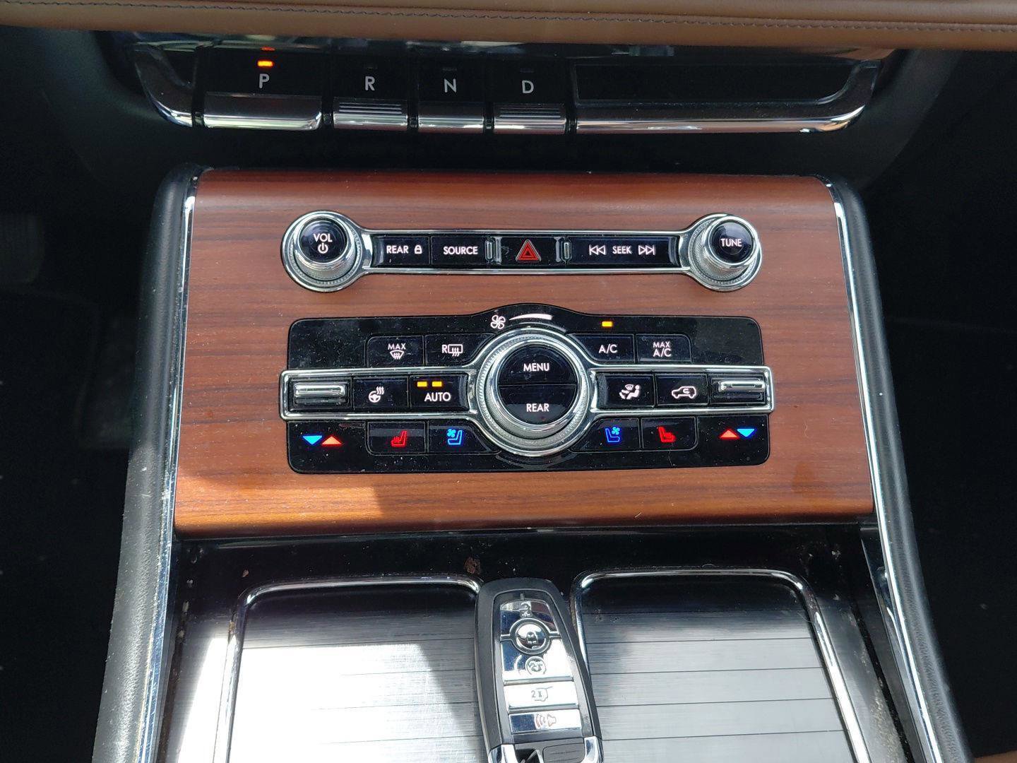 Used 2022 Lincoln Aviator Reserve w/ Equipment Group 201A AWD/4WD image 29