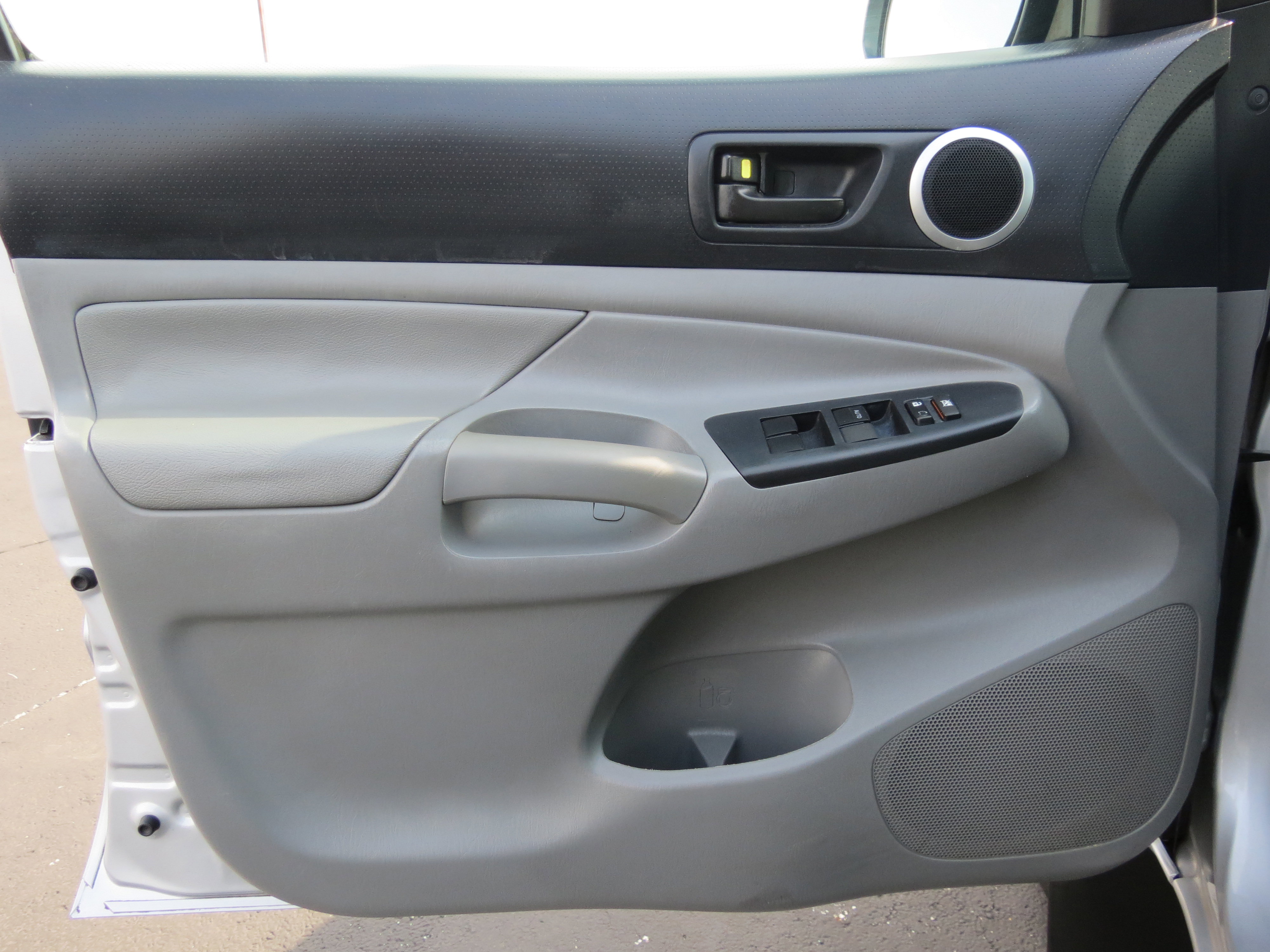 Used 2012 Toyota Tacoma PreRunner w/ TRD Off-Road Pkg RWD image 25