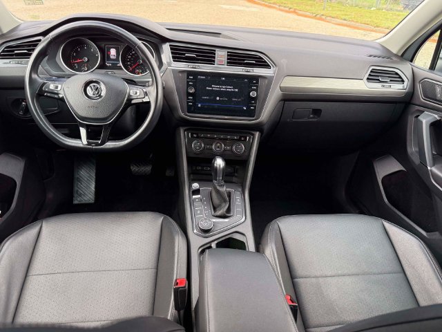 Used 2018 Volkswagen Tiguan SE AWD/4WD image 17