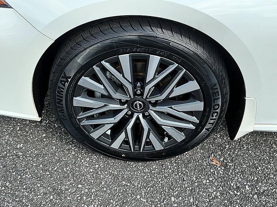 Certified 2024 Nissan Altima 2.5 SV FWD image 10