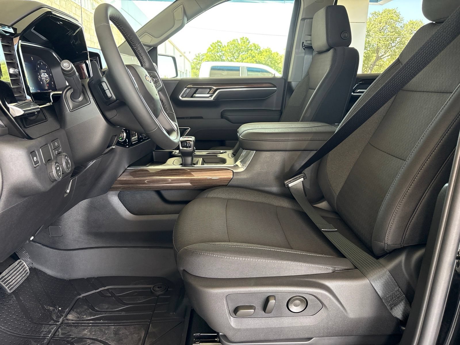 New 2026 Chevrolet Silverado 1500 LT w/ Texas Edition Plus RWD image 13