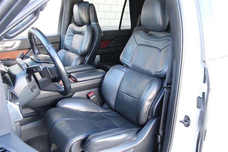 Used 2022 Lincoln Navigator Reserve image 15