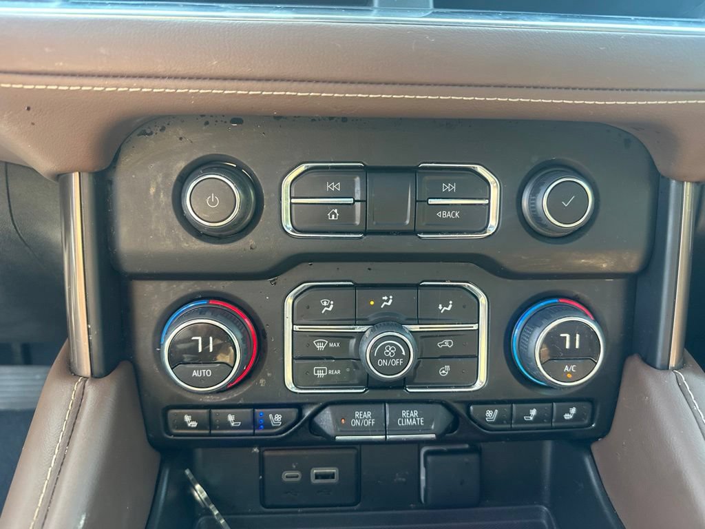 Used 2024 Chevrolet Suburban High Country w/ Advanced Technology Package AWD/4WD image 24