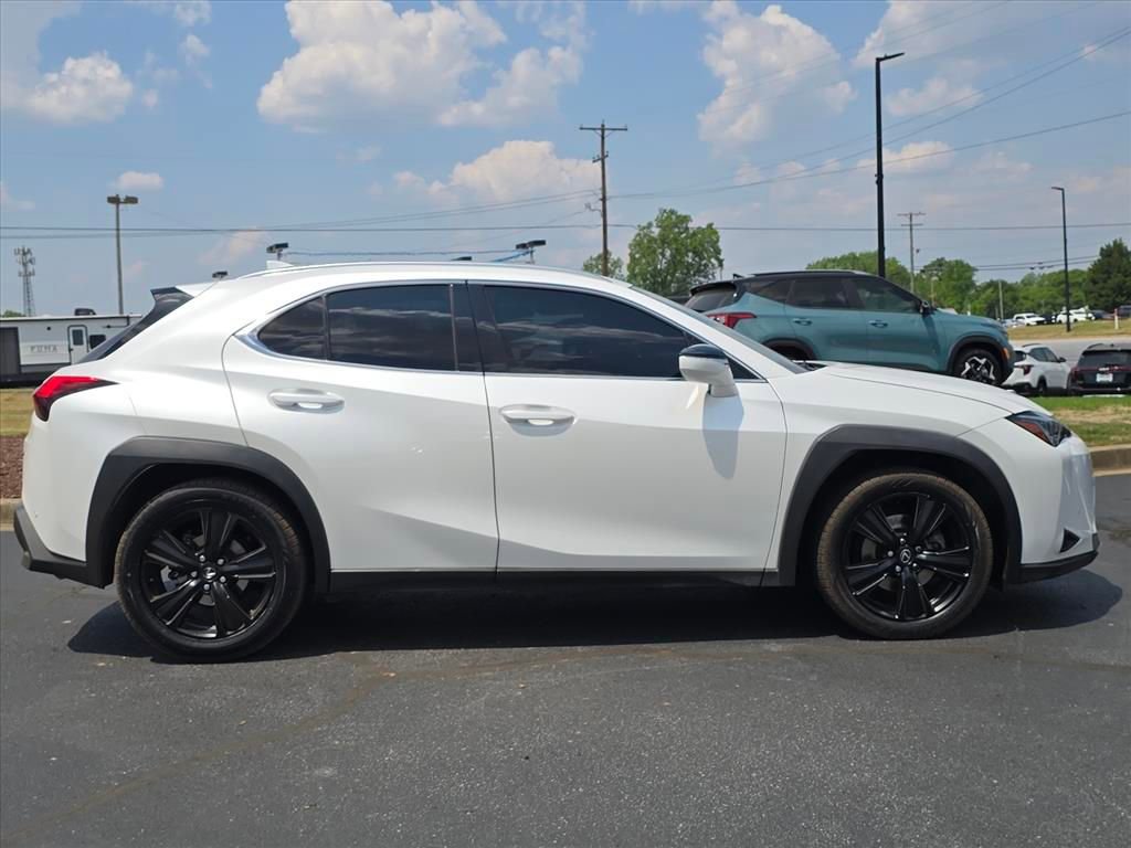 Used 2019 Lexus UX 200 w/ Premium Package FWD image 2