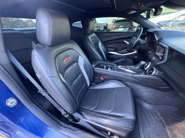 Used 2021 Chevrolet Camaro SS RWD image 7