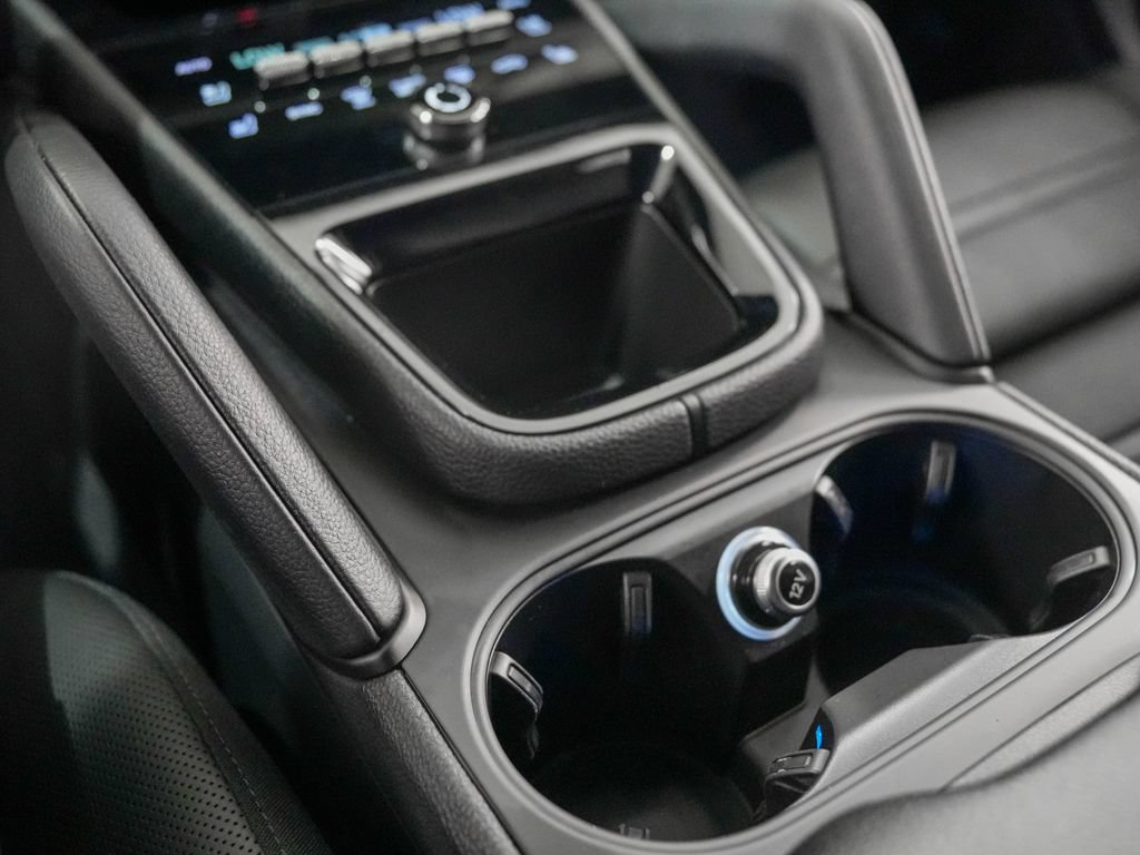 Certified 2024 Porsche Cayenne Coupe AWD/4WD image 29