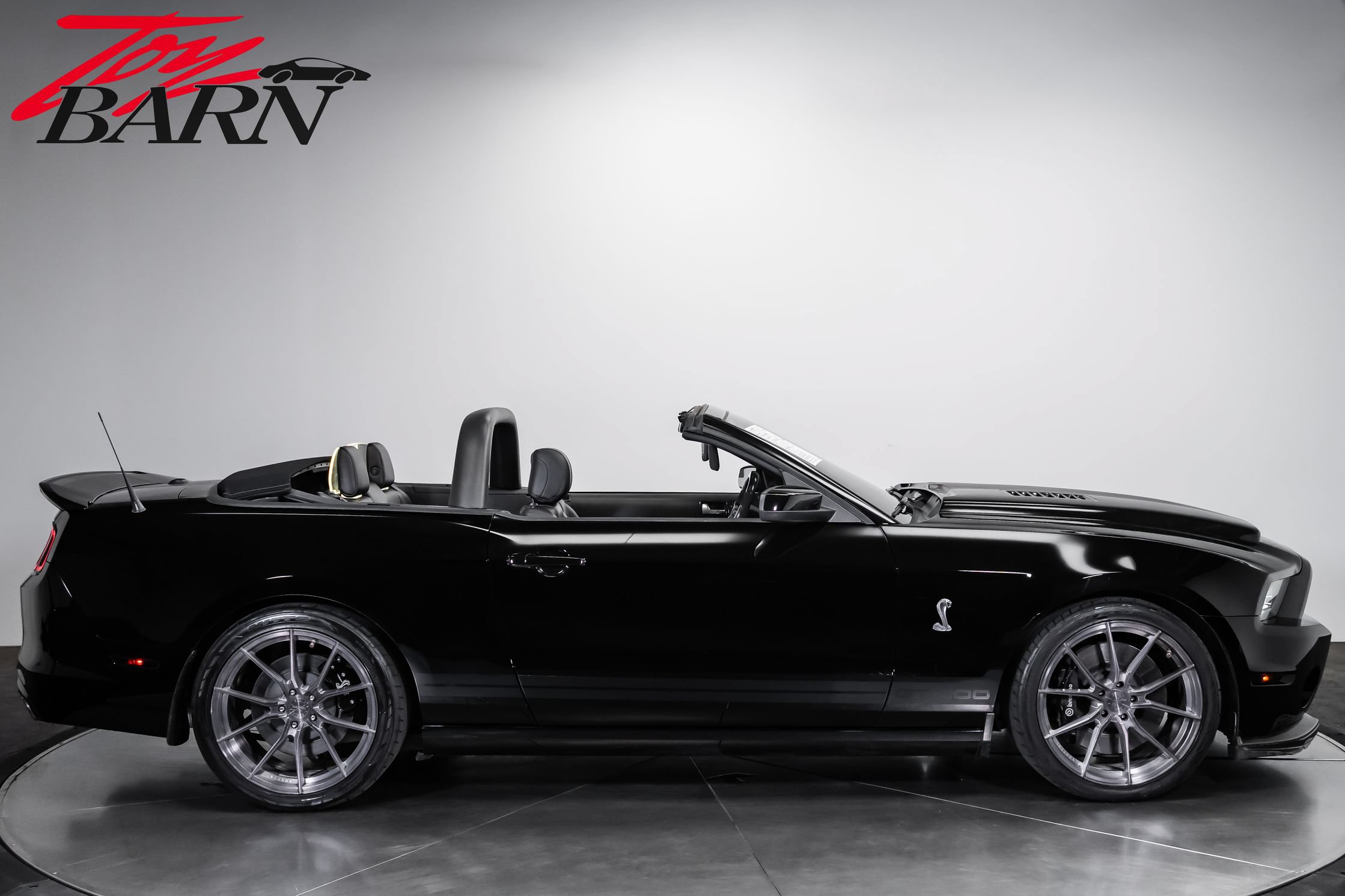 Used 2014 Ford Mustang Shelby GT500 w/ Equipment Group 821A RWD image 6