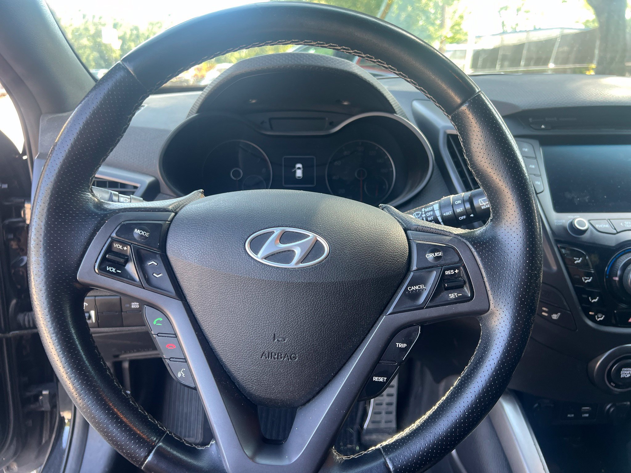 Used 2016 Hyundai Veloster Turbo FWD image 14