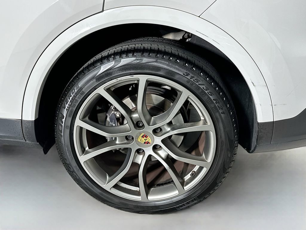 Certified 2022 Porsche Cayenne AWD/4WD image 34