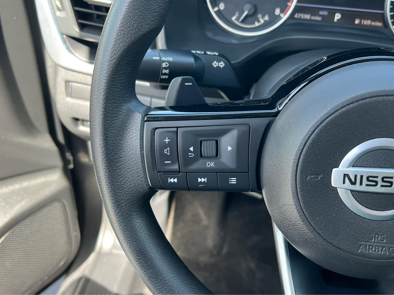 Used 2021 Nissan Rogue S image 30